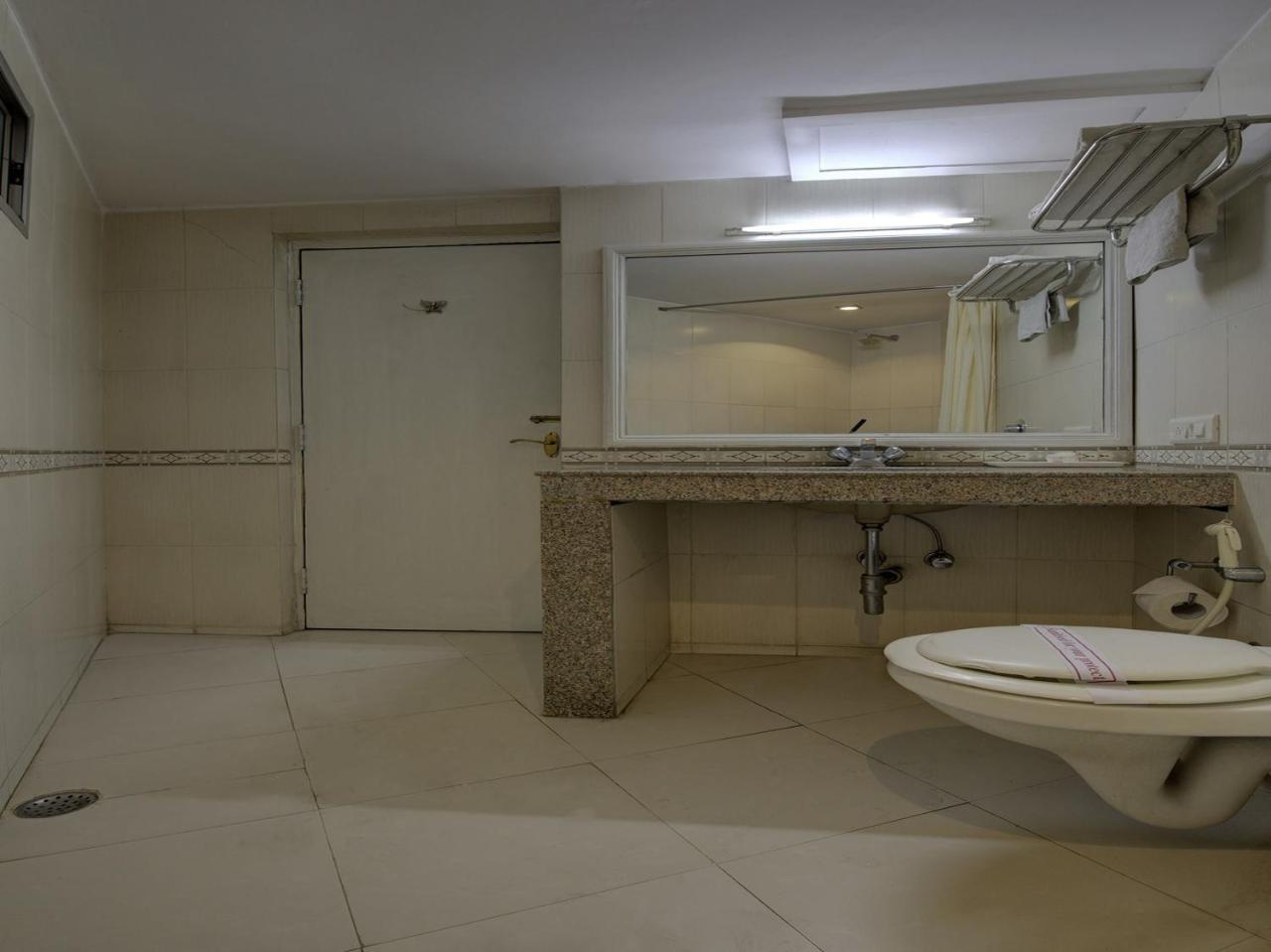 Oyo 1864 Hotel Yuvraj Ράντσι Εξωτερικό φωτογραφία